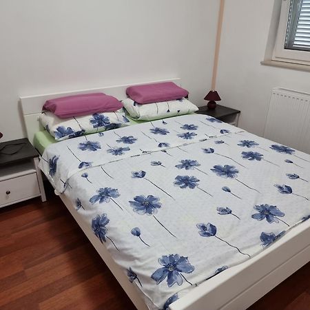Apartments Katarina 슈므리카 객실 사진