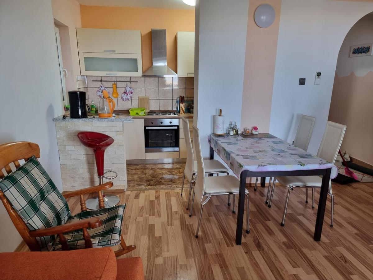 Apartments Katarina 슈므리카 외부 사진